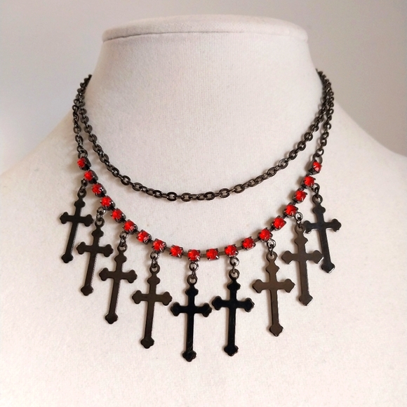 Jewelry - Vintage Y2K goth red gemstone & multiple cross vampire necklace